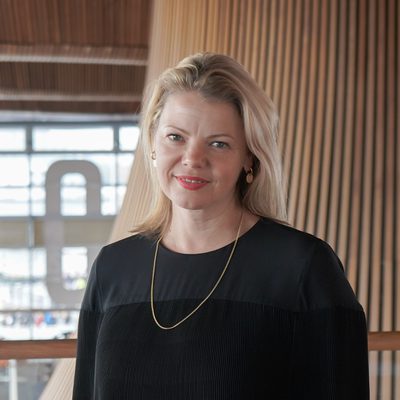 Manon Edwards Ahir image 1
