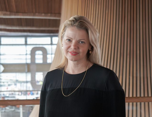 Manon Edwards Ahir image 1