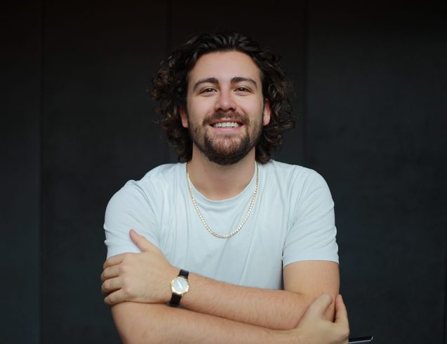 Ryan Vaughan Davies Headshot