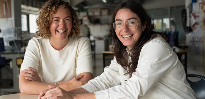 WNO Sarah Crabtree and Adele Thomas Photo credit Jon Pountney 2524