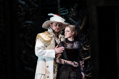 WNO Don Giovanni Andrei Kymach Don Giovanni Marina Monzo Donna Anna 6x4