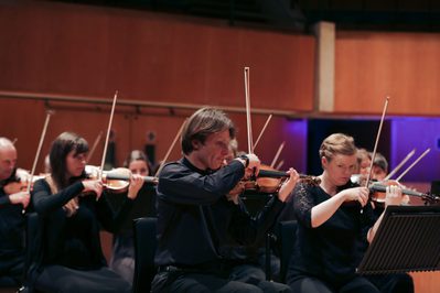 Gi J WNO Orchestra 77