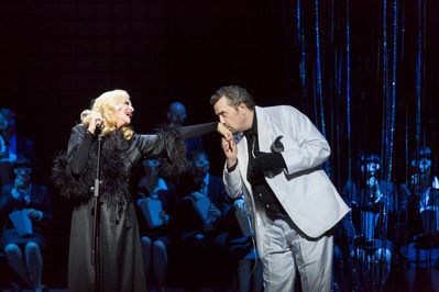 WNO Manon Lescaut Chiara Taigi Manon Lescaut Stephen Richardson Geronte Di Ravoir Photo Credit Johan Persson 02324