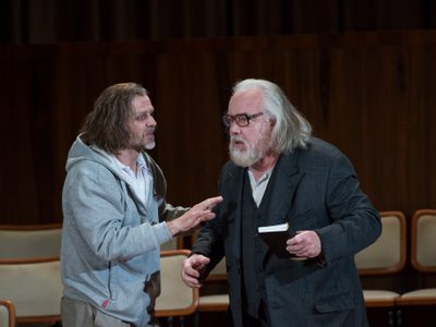 WNO Moses Und Aron Rainer Trost Aron Sir John Tomlinson Moses Photo Credit Bill Cooper 261
