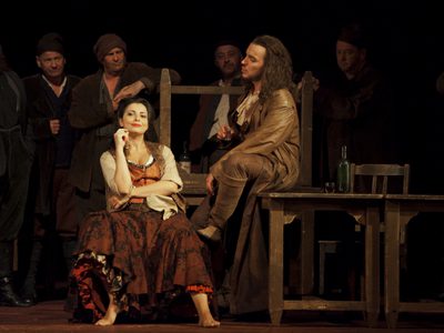 WNO Carmen Alessandra Volpe Carmen Kostas Smoriginas Escamillo Photo Credit Jeni Clegg 3