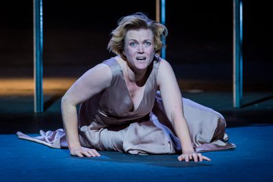 WNO Le Vin Herbé Caitlin Hulcup Iseult Photo Credit Robert Workman 044