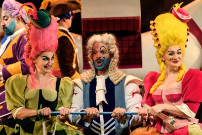 WNO La Cenerentola Aoife Miskelly Clorinda Giorgio Caoduro Dandini Heather Lowe Tisbe Photo credit © Jane Hobson 7623 Jane Hobson