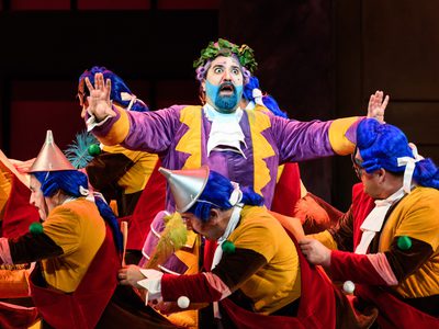 WNO La Cenerentola Fabio Capitanucci Don Magnifico WNO Chorus Photo credit © Jane Hobson 2001 Jane Hobson