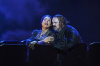 WNO Un ballo in maschera Mary Elizabeth Williams Amelia Gwyn Hughes Jones Riccardo Photo credit Bill Cooper© 0772 Bill Cooper 2019