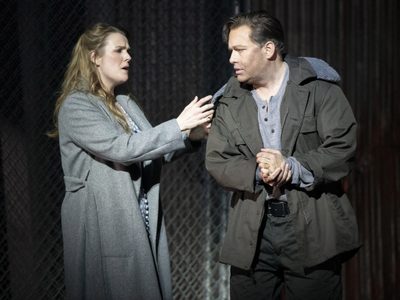 WNO Carmen Elin Pritchard Miceala Peter Auty Don Jose Photo credit Richard Hubert Smith 7621 Richard Hubert-Smith 2020 A woman pleads with an anxious looking man