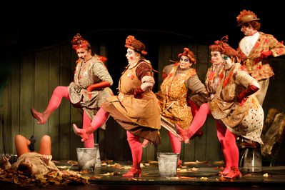WNO The Cunning Little Vixen Sophie Bevan Vixen and Chorus of Hens photo credit Catherine Ashmore188