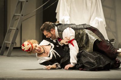 WNO The Marriage of Figaro Anna Devin Susanna and David Stout Figaro Photo credit Richard Hubert Smith 6259 2