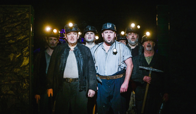 Blazeofglorydresskirstenmcternan056 jpeg