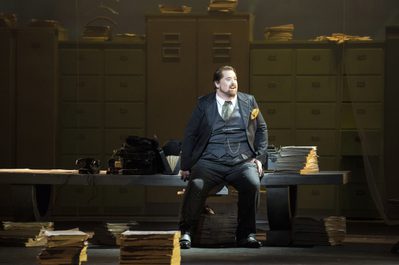 WNO The Makropulos Affair Nicky Spence Albert Gregor photo credit Richard Hubert Smith 1176