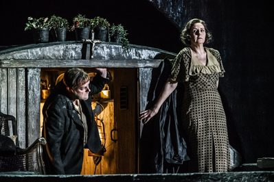 WNO Il trittico Roland Wood Michele Alexia Voulgaridou Giorgetta photo credit Craig Fuller 4560