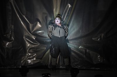 WNO Rigoletto Daniel Luis de Vicente Rigoletto photo Richard Hubert Smith 3808