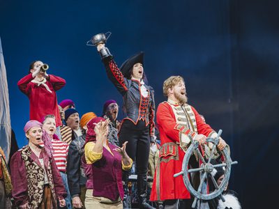 WNO Play Opera LIVE Shipwrecked Beca Davies Mezzo soprano Tom Redmond Presenter photo credit Kirsten Mcternan 392